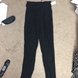 High rise pants Large NEVER WORN